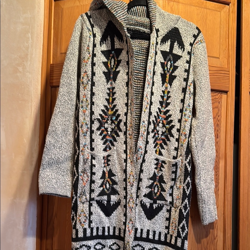 Patterned Gray Cape
